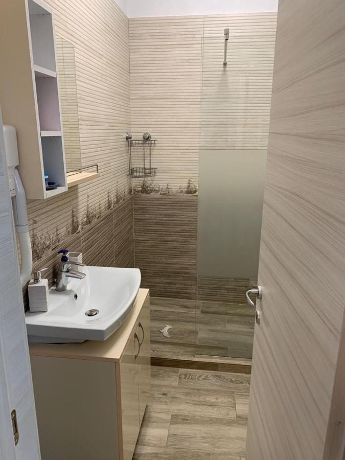 Iris Apartment Năvodari Екстериор снимка