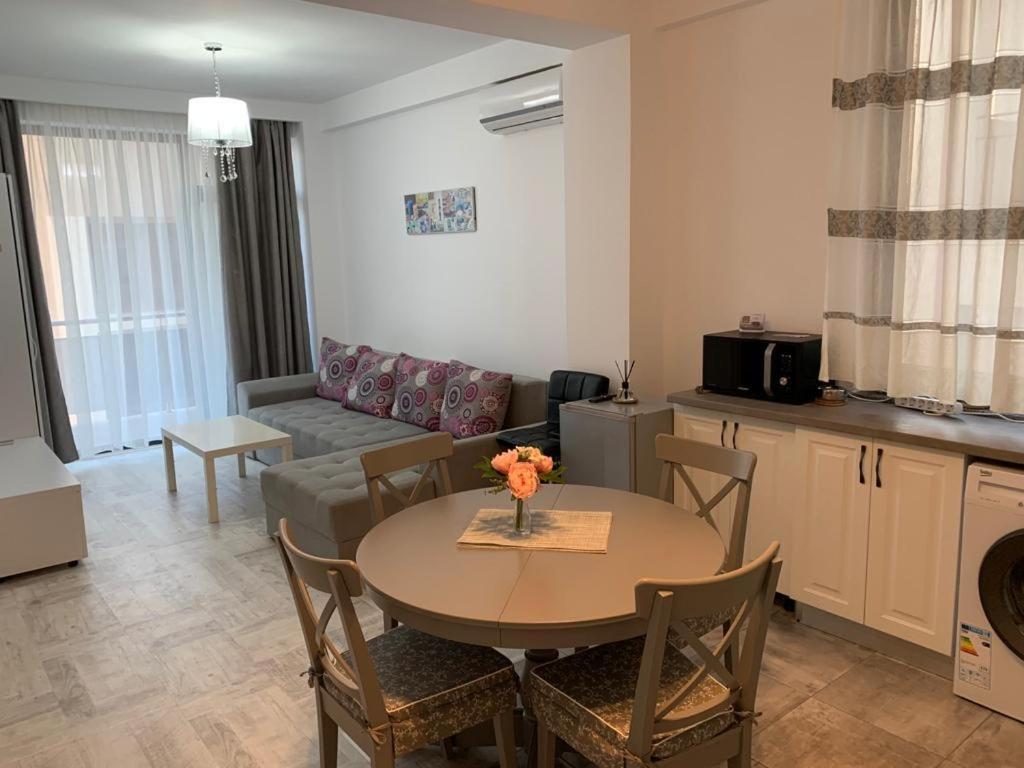Iris Apartment Năvodari Екстериор снимка