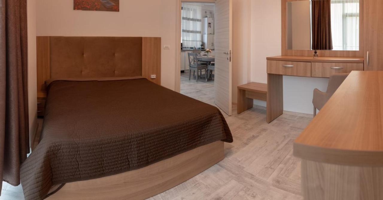 Iris Apartment Năvodari Екстериор снимка