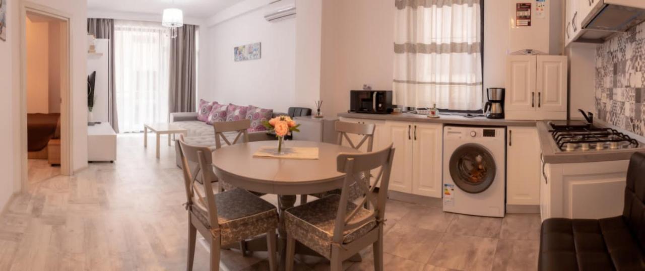 Iris Apartment Năvodari Екстериор снимка