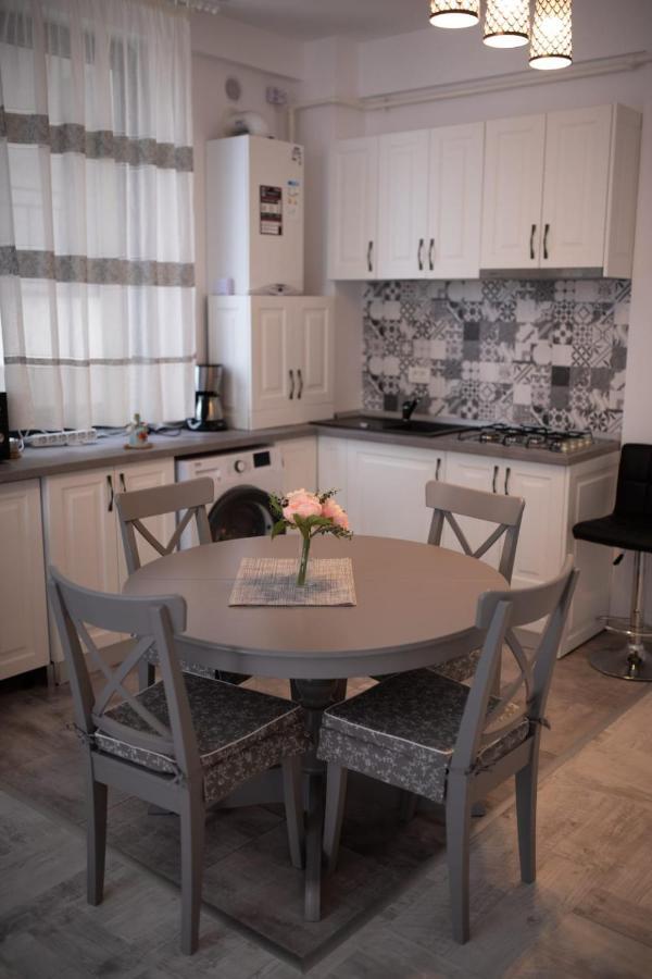 Iris Apartment Năvodari Екстериор снимка