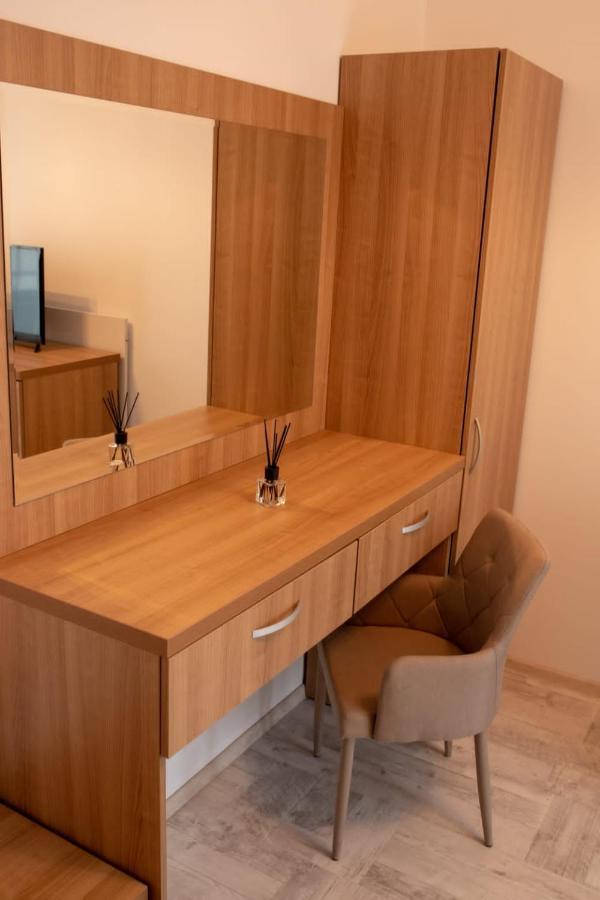 Iris Apartment Năvodari Екстериор снимка